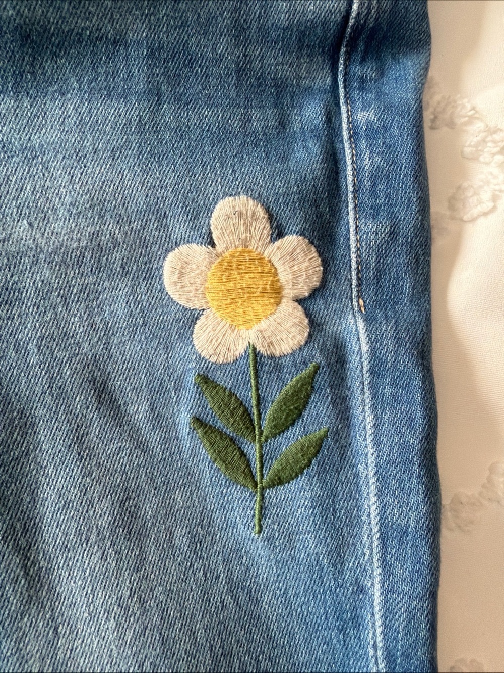 MOTHER Weekender Fray Gold Rush Floral Embroidered Flare Jeans Women’s 26 EUC - Picture 4 of 12